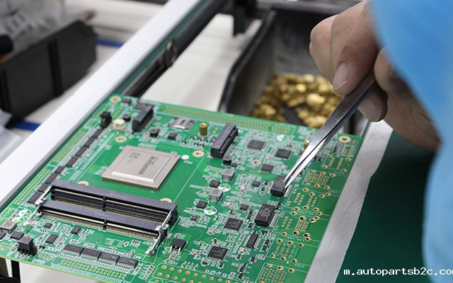 在金融发展领域，嵌入式主板有什么优点？