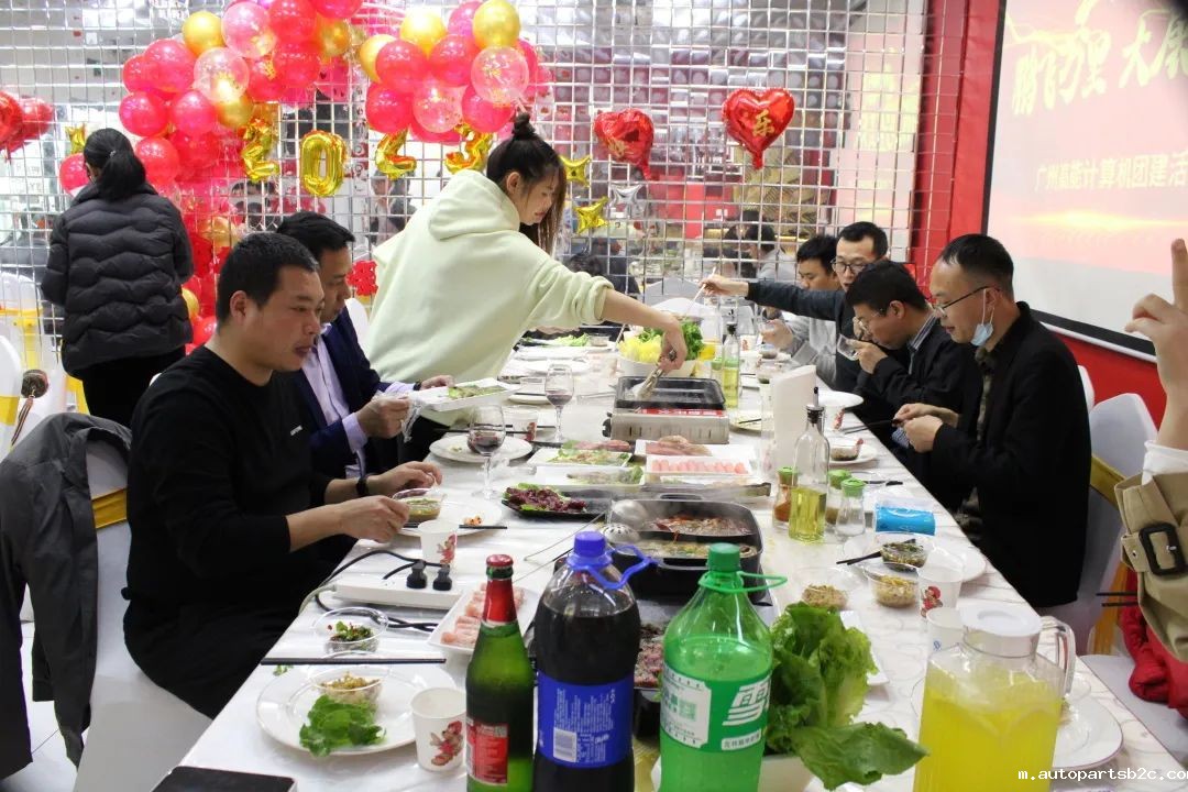 凝心聚力,蓄势待发|百度雷竞技计算机春日团建,让我们“轰趴”起来!(图6) 凝心聚力,蓄势待发|百度雷竞技计算机春日团建,让我们“轰趴”起来!(图6)