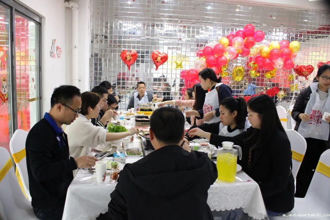 凝心聚力,蓄势待发|百度雷竞技计算机春日团建,让我们“轰趴”起来!(图8) 凝心聚力,蓄势待发|百度雷竞技计算机春日团建,让我们“轰趴”起来!(图8)