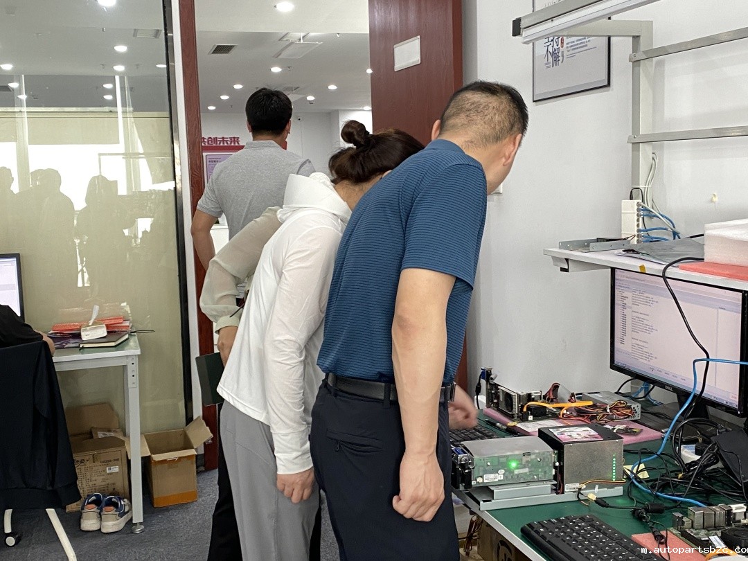 c528990a44e04348a915bb186e68bff.jpg c528990a44e04348a915bb186e68bff.jpg